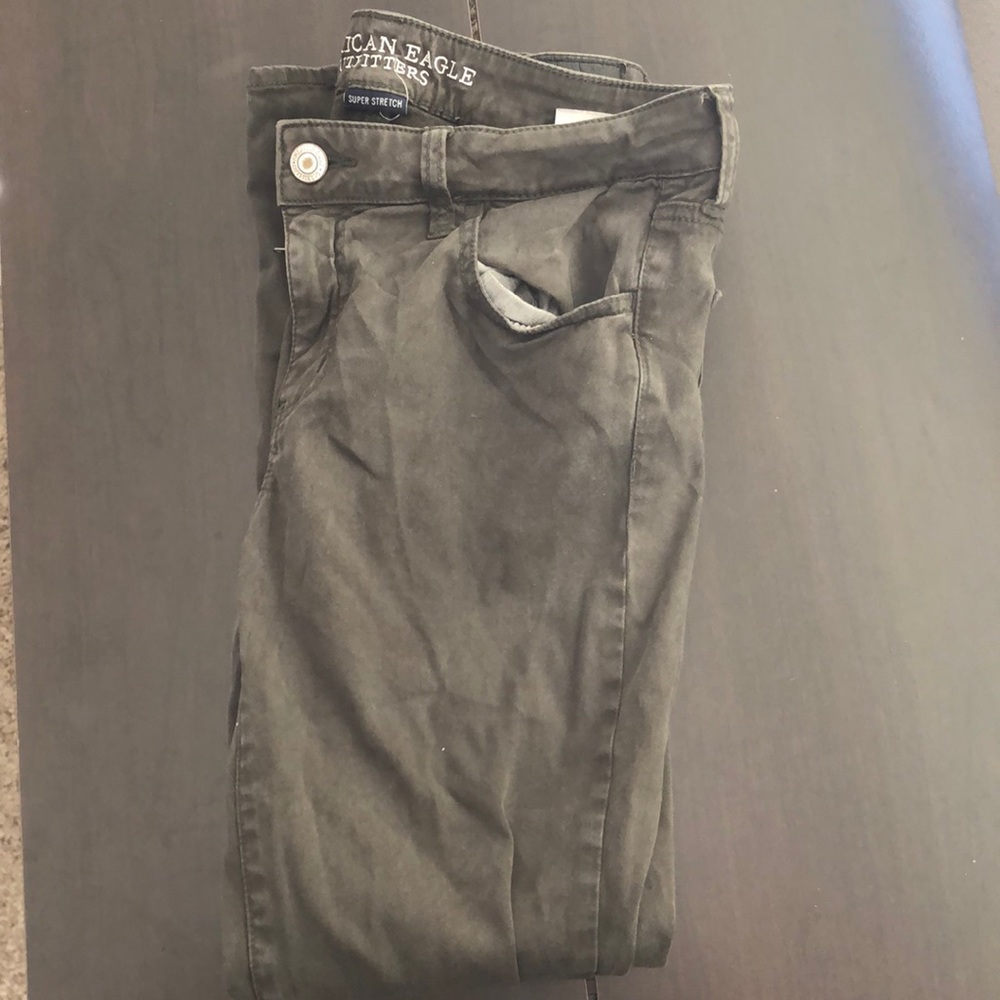 Only worn once. American eagle dark olive jeggings